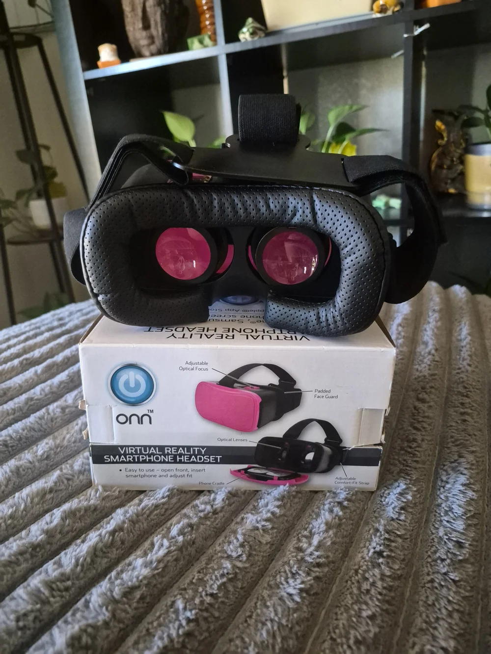 On Running Pink Virtual Reality Smartphone Headset